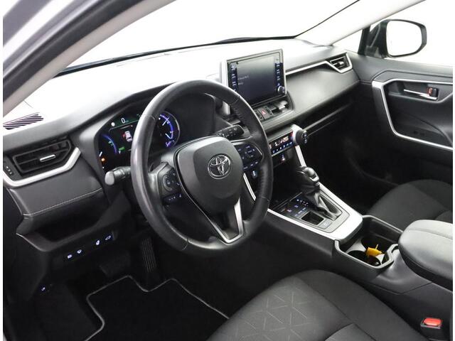 Toyota RAV4 2.5 Hybrid First Edition | Navigatie | Parkeer sensoren | Stoelverwarming | Stuurwielverwarming | Trekhaak |