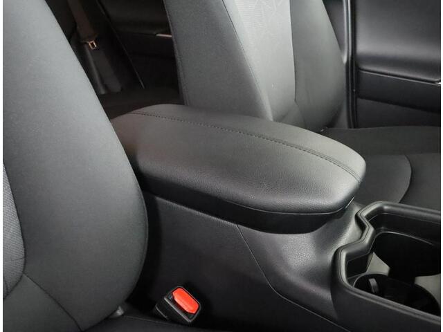 Toyota RAV4 2.5 Hybrid First Edition | Navigatie | Parkeer sensoren | Stoelverwarming | Stuurwielverwarming | Trekhaak |