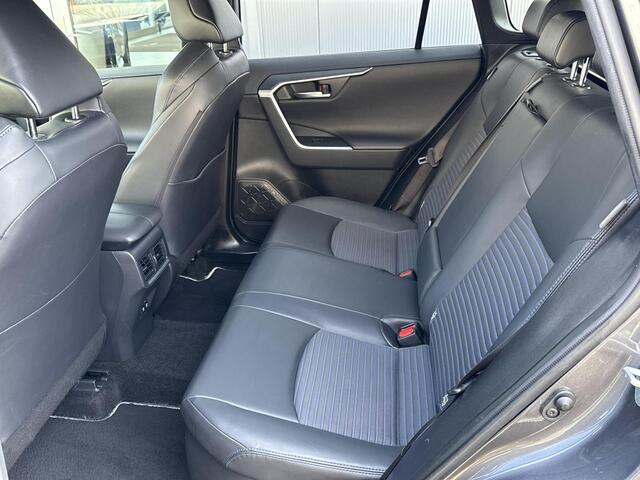Toyota RAV4 2.5 Hybrid Bi-Tone **TREKHAAK/ NAVIGATIE/ STOELVERWARMING/ 36 MAANDEN GARANTIE**
