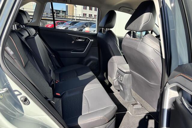 Toyota RAV4 2.5 Hybrid AWD ADVENTURE Innovation pack BSM, All season.
