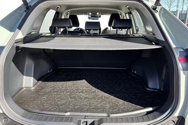 Toyota RAV4 2.5 Hybrid AWD ADVENTURE Innovation pack BSM, All season.