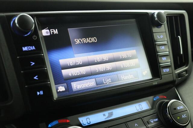 Toyota RAV4 2.5 Hybrid Style | Navigatie | Trekhaak | Stoel/Stuurverwarming | Elektrische Achterklep |