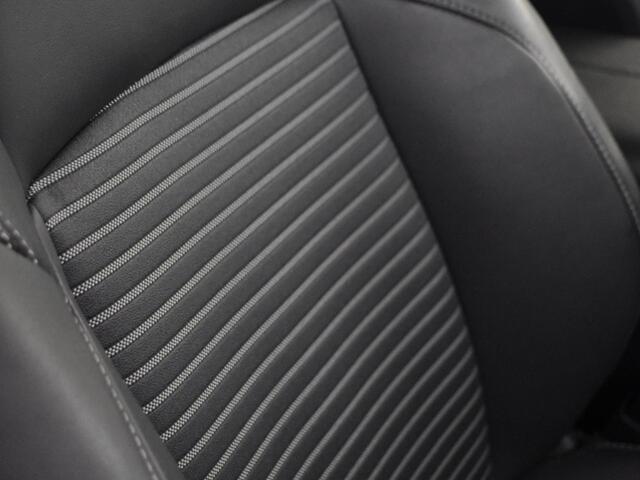 Toyota RAV4 2.5 Hybrid AWD Black Edtion | JBL | Parkeersensoren V+A | Naviga