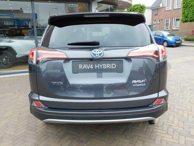 Toyota RAV4 2.5 Hybrid AWD Style | 1650kg trekgewicht