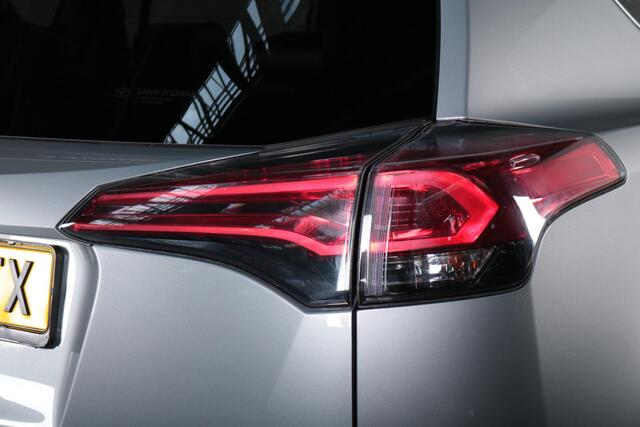 Toyota RAV4 2.5 Hybrid Black Edition, Trekhaak, Parkeersensor , Elektrische bestuurderstoel