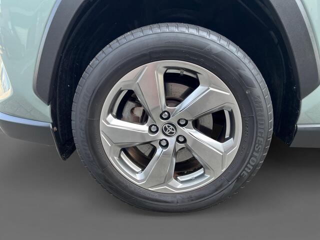 Toyota RAV4 2.5 Hybrid Dynamic | AUTOMAAT | LED | NAVI | LMV | ZOMER + WINTERBANDEN | 1 JAAR BOVAG GARANTIE