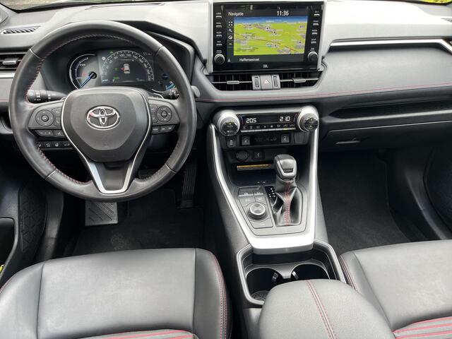 Toyota RAV4 2.5 Plug-in Hybrid AWD Style | Panoramadak | Navigatie | Achterbankverwarming | Camera's rondom |