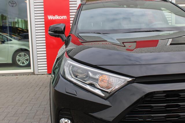 Toyota RAV4 2.5 Hybrid AWD Black Edition met trekhaak **1650 kg trekgewicht!!**