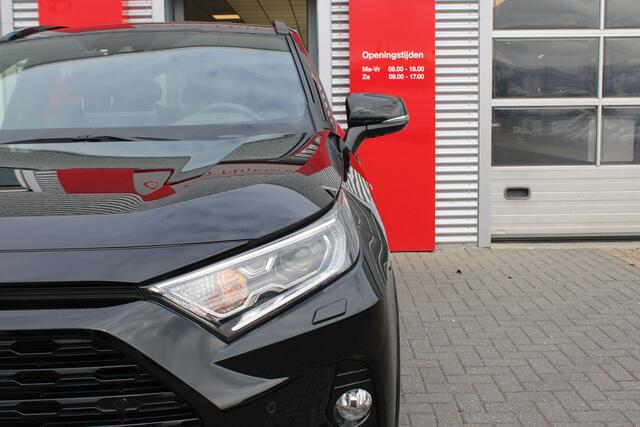 Toyota RAV4 2.5 Hybrid AWD Black Edition met trekhaak **1650 kg trekgewicht!!**