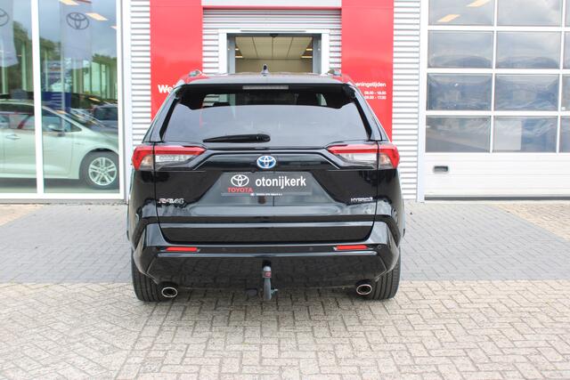 Toyota RAV4 2.5 Hybrid AWD Black Edition met trekhaak **1650 kg trekgewicht!!**