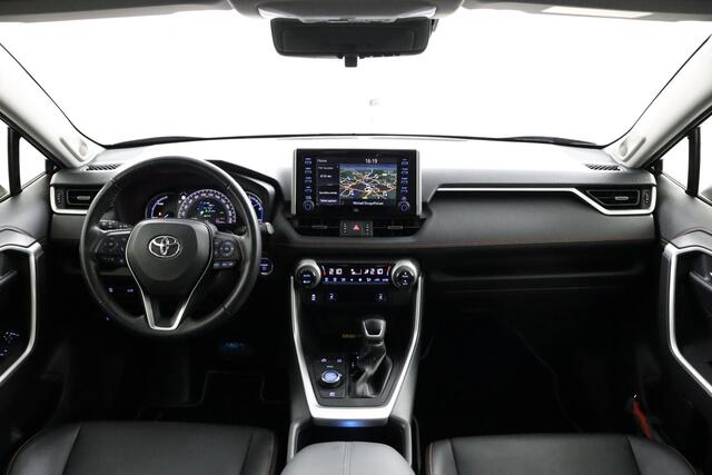 Toyota RAV4 2.5 Hybrid AWD ADVENTURE | Panoramadak | Trekhaak | Apple Carplay/Android Auto | Stoelverwarming | Leer | Elektrische Achterklep | Parkeersensoren | 360Camera |