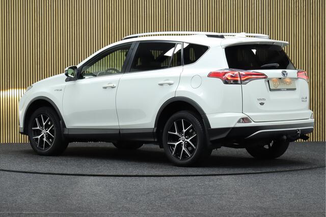 Toyota RAV4 2.5 Hybrid Style | Leder | Afneembare Trekhaak | Elek. Achterklep | Camera | Clima | Navigatie | Keyless | Stoelverwarming
