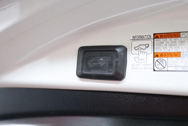 Toyota RAV4 2.5 Hybrid Style | Leder | Afneembare Trekhaak | Elek. Achterklep | Camera | Clima | Navigatie | Keyless | Stoelverwarming