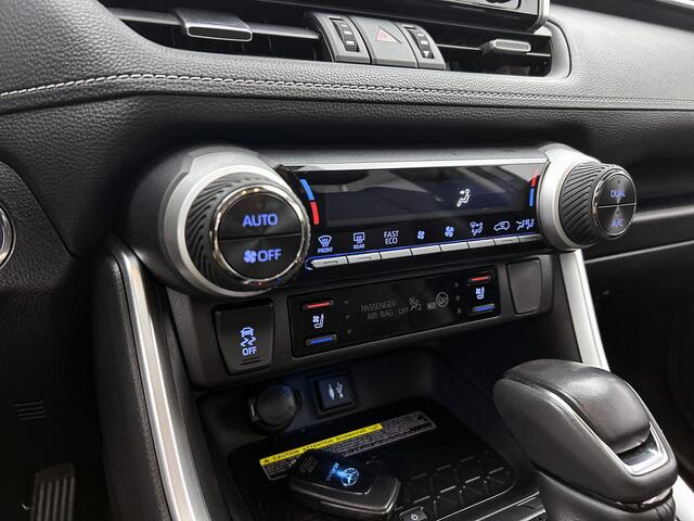 Toyota RAV4 2.5 Hybrid AWD Executive | Panoramadak | Bearlock | Klasse 3 Alarm | Navigatie | JBL | Stoelverkoeling | Winter Pakket |