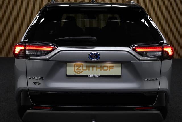 Toyota RAV4 2.5 Hybrid Bi-Tone | Facelift | Trekhaak | Parkeerhulp | Adaptive-cruise | Elek. Achterklep | Maps Navigatie | Lederen Bekleding | Camera | Apple Carplay & Android Auto | Keyless