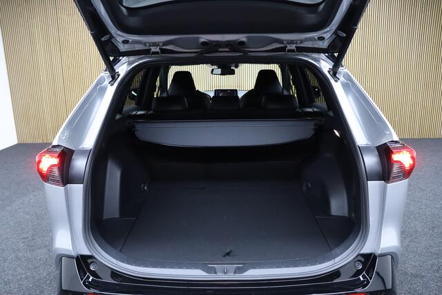 Toyota RAV4 2.5 Hybrid Bi-Tone | Facelift | Trekhaak | Parkeerhulp | Adaptive-cruise | Elek. Achterklep | Maps Navigatie | Lederen Bekleding | Camera | Apple Carplay & Android Auto | Keyless