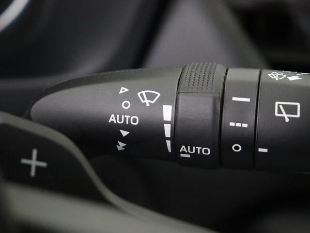 Toyota RAV4 2.5 Hybrid Bi-Tone | Bear-Lock | JBL | Dodehoek detectie | Camera in binnenspiegel | Trekhaak