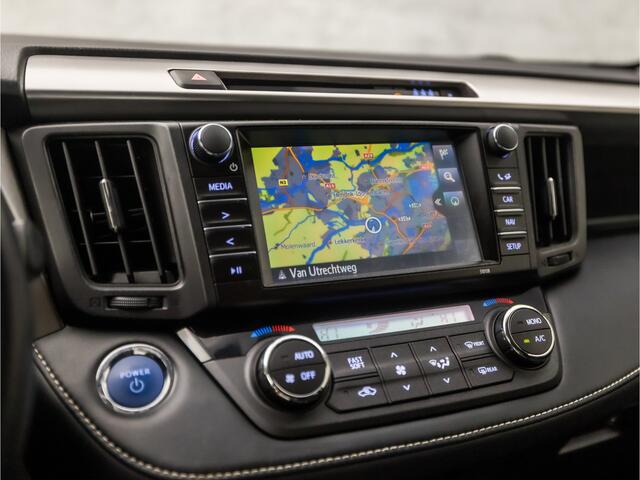 Toyota RAV4 2.5 Hybrid Sport 198Pk Automaat (NAVIGATIE, CLIMATE, CAMERA, STOELVERWARMING, GETINT GLAS, SPORTSTOELEN, KEYLESS, CRUISE, NIEUWE APK, NIEUWSTAAT)