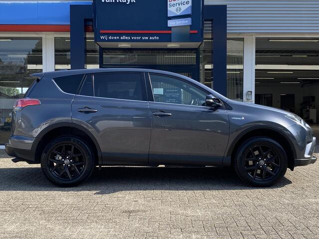 Toyota RAV4 2.5 Hybrid Black Edition / Automaat / Fabrieksgarantie tot 2029 / Keyless / Radio-Bluetooth / navi / Camera / Adaptieve Cruise-Control / Lane-Assist / Climate-Control / E-Achterklep / AFN-Trekhaak / PDC / LMV 18'' / ENZ.