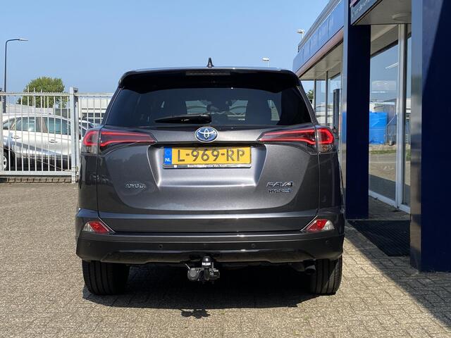 Toyota RAV4 2.5 Hybrid Black Edition / Automaat / Fabrieksgarantie tot 2029 / Keyless / Radio-Bluetooth / navi / Camera / Adaptieve Cruise-Control / Lane-Assist / Climate-Control / E-Achterklep / AFN-Trekhaak / PDC / LMV 18'' / ENZ.