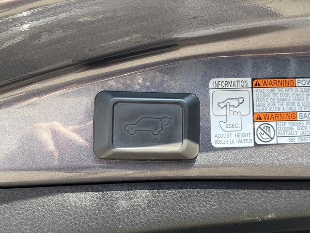 Toyota RAV4 2.5 Hybrid Black Edition / Automaat / Fabrieksgarantie tot 2029 / Keyless / Radio-Bluetooth / navi / Camera / Adaptieve Cruise-Control / Lane-Assist / Climate-Control / E-Achterklep / AFN-Trekhaak / PDC / LMV 18'' / ENZ.