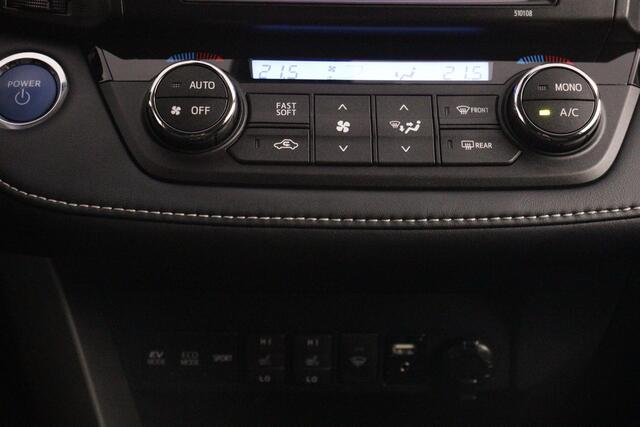 Toyota RAV4 2.5 Hybrid AWD Energy Limited | Trekhaak | Parkeersensoren | Stoel/Stuurverwarming | Navigatie |