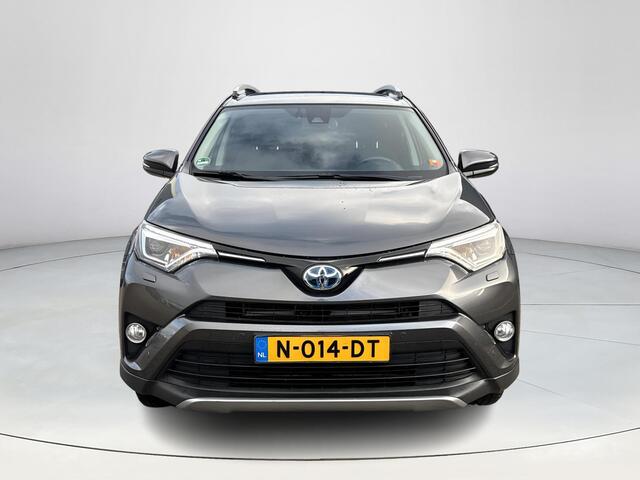Toyota RAV4 2.5 Hybrid AWD Style /TREKHAAK/ STOEL EN STUURWIELVERWARMING/ KEYLESS/ NAVIGATIE/ GARANTIE**
