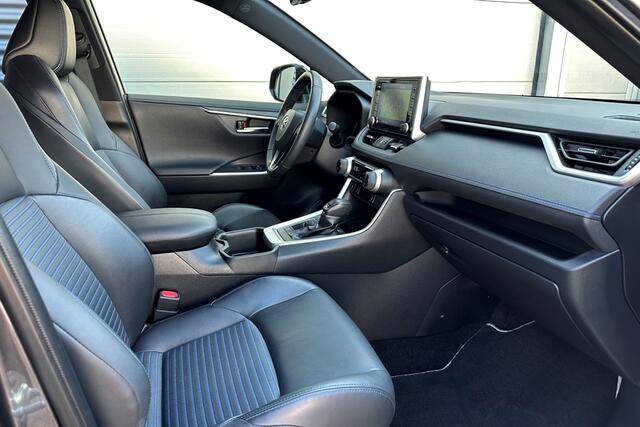 Toyota RAV4 2.5 Hybrid Style Black Edition 360Gr. Camera