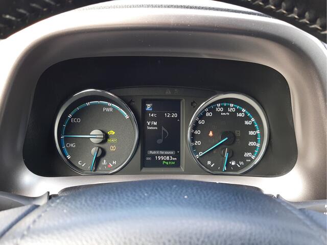 Toyota RAV4 2.5 Hybrid AWD Executive Business | Camera | Trekhaak | Navigatie | LM Velgen |