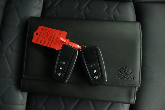 Toyota RAV4 2.5 Hybrid AWD ADVENTURE | Trekhaak | 1.650kg Trekgewicht! | Stoelverwarming | Lederen interieur | Camera | Adaptieve Cruise Control