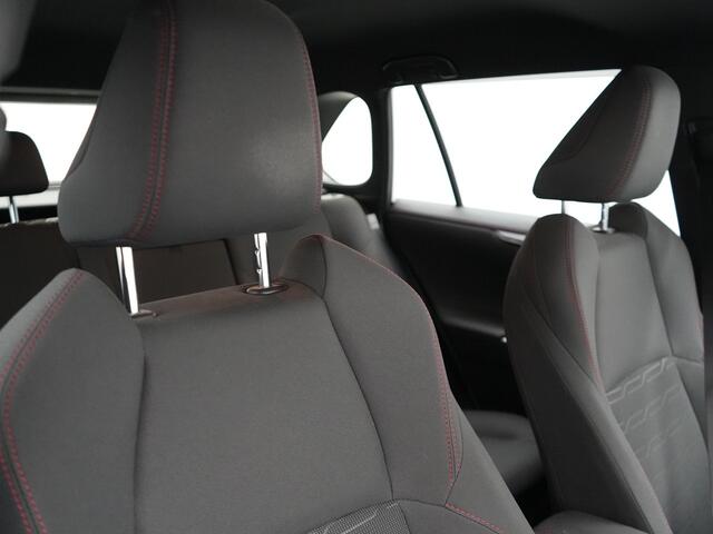 Toyota RAV4 2.5 Plug-in Hybrid AWD Dynamic 306pk Dealer O.H PHEV | Adaptive Cruise | Trekhaak | Sportstoelen Verwarmd | Camera | Apple Carplay | 18"L.M | Keyless | Stuurverwarming | Navigatie |