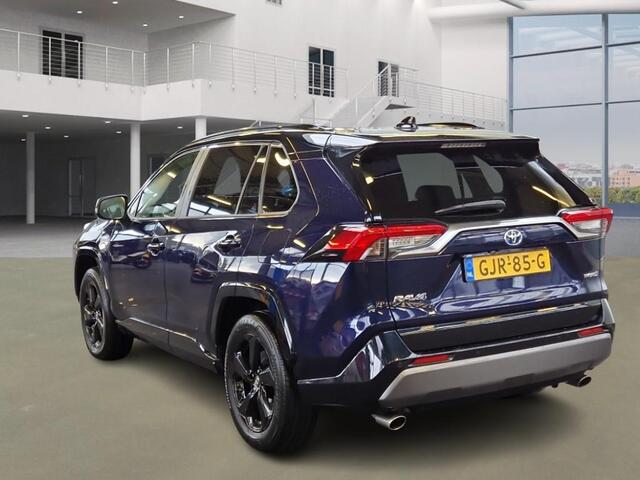 Toyota RAV4 2.5 Hybrid Style | FACE LIFT MODEL | JBL GELUID INSTALATIE | LED KOPLAMPEN | NAVIGATIE | KEYLESS ENTRY/GO | LEDER | ACHTERUIT RIJ CAMERA | PARKEREN SENSOREN | PANORAMA DAK | STOELVERWARMING/ KOELING | ELEKTRISCHE STOELEN |