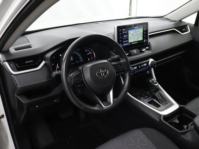 Toyota RAV4 2.0 VVT-iE Dynamic | Trekhaak | Navigatie | Camera | DAB | Apple CarPlay/Android Auto | Climate Control | Adaptieve Cruise Control | Ele. kofferdeksel |