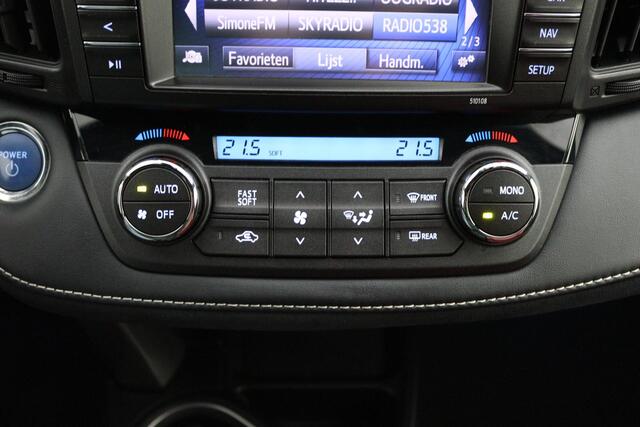 Toyota RAV4 2.5 Hybrid Executive | Lederen bekleding | Stuur en stoelverwarming | Trekhaak | Bestuurdersstoel met geheugen |
