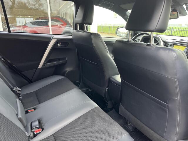 Toyota RAV4 2.5 Hybrid AWD Style | Navigatie | Stoelverwarming | Trekhaak | Electr. bestuurdersstoel | Keyless entry |