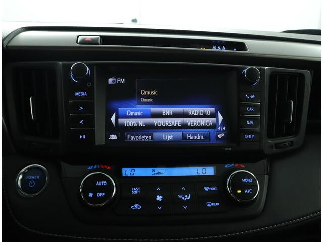 Toyota RAV4 2.5 Hybrid AWD Style | Stoelverwarming | Cruise control | Trekhaak 1650 kg. | Parkeersensoren | Elektrische Achterklep |