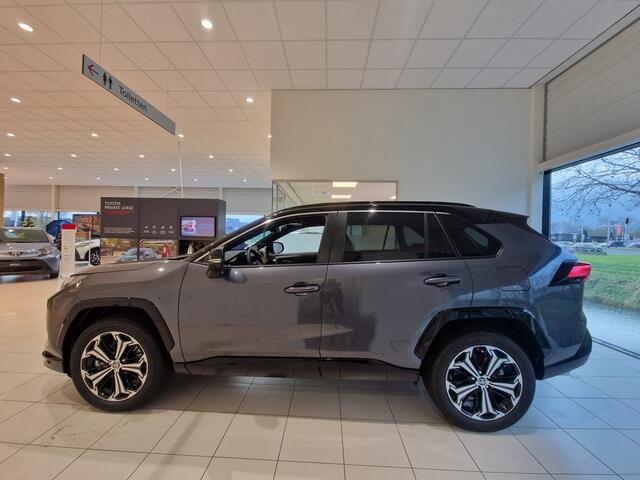 Toyota RAV4 2.5 Plug-in Hybrid AWD Bi-Tone Plus Schuif - / Kanteldak | UIT VOORRAAD LEVERBAAR BIJ BLOEMBERG ARNHEM |