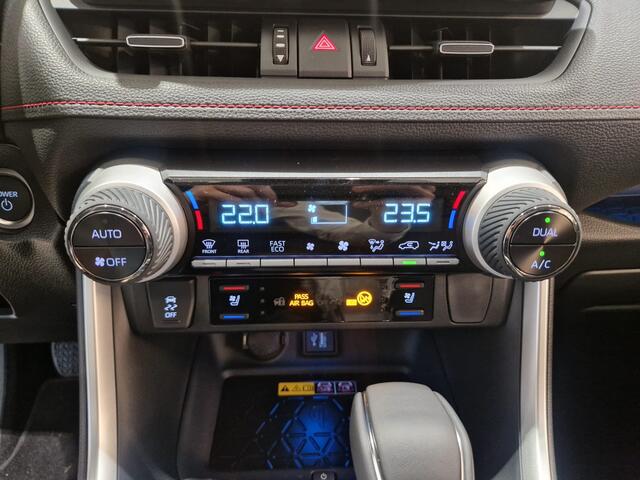 Toyota RAV4 2.5 Plug-in Hybrid AWD Bi-Tone Plus Schuif - / Kanteldak | UIT VOORRAAD LEVERBAAR BIJ BLOEMBERG ARNHEM |