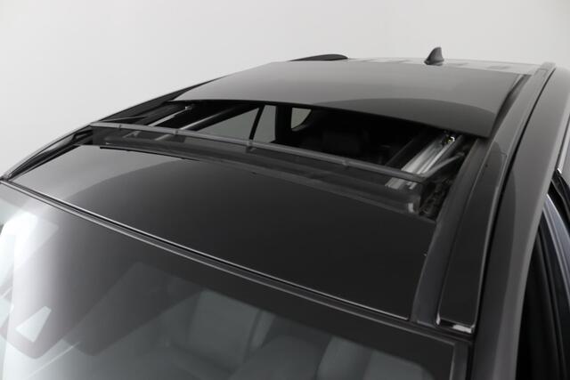 Toyota RAV4 2.5 Plug-in Hybrid AWD Bi-Tone Plus | Schuif-Kanteldak | Lederen Bekleding | JBL Audio | 360 Camera | Parkeersensoren Rondom | Plug in | 306 PK |