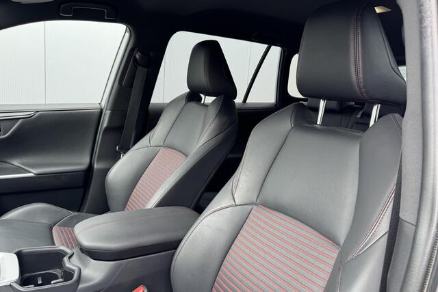 Toyota RAV4 2.5 Plug-in Hybrid AWD Style Navigatie, Stoelverwarming, Achteruitrijcamera, Elek. bestuurdersstoel, LED, Privacy glass, Smart Key