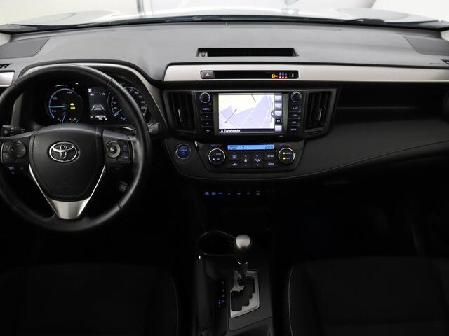 Toyota RAV4 2.5 Hybrid AWD Dynamic | Stoel & stuurverwarming | Adaptive cruise | Trekhaak | Camera | Navigatie | Climate control | Bluetooth