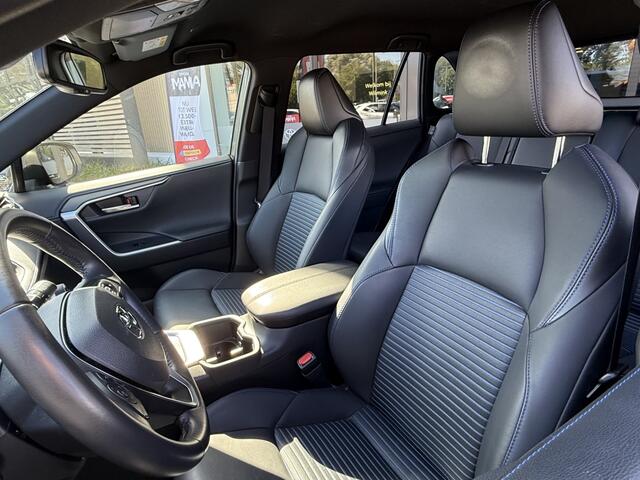 Toyota RAV4 2.5 Hybrid Bi-Tone | Parkeersensoren V+A | Stoelverwarming
