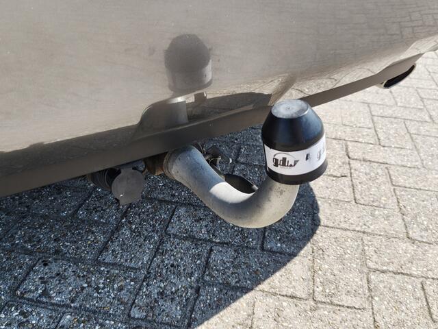 Toyota RAV4 2.0 VVT-iE Dynamic | 1500kg. Trekgew. | Trekhaak | Navi | Sensor