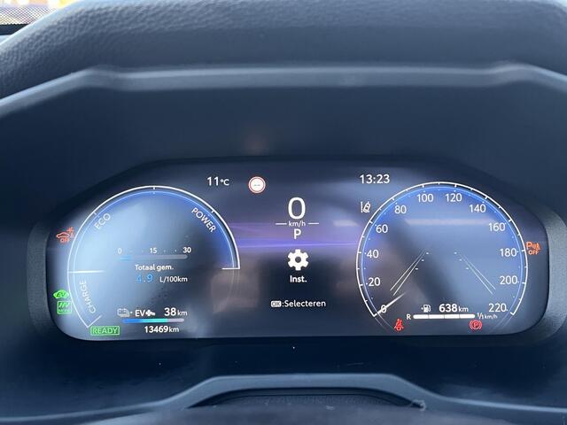 Toyota RAV4 2.5 Plug-in Hybrid AWD Style Innovation | Bearlock | Trekhaak | Schuifdak | JBL | HUD