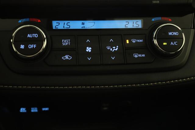 Toyota RAV4 2.5 Hybrid AWD Style | Trekhaak | 1650kg trekvermogen | Navigatie |