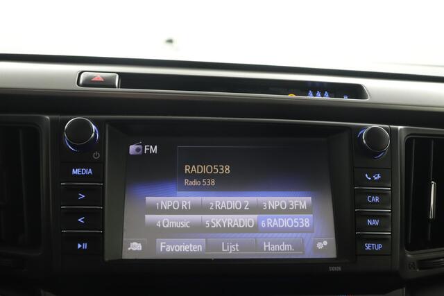 Toyota RAV4 2.5 Hybrid AWD Style | Trekhaak | 1650kg trekvermogen | Navigatie |