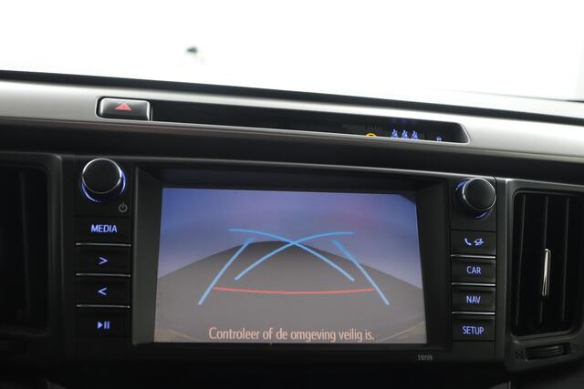 Toyota RAV4 2.5 Hybrid AWD Style | Trekhaak | 1650kg trekvermogen | Navigatie |