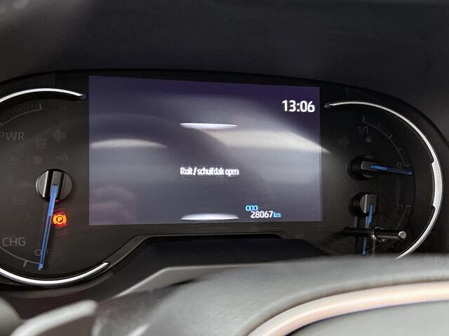 Toyota RAV4 2.5 Hybrid AWD Executive | Trekhaak | Electrisch bedienbaar glazen dak |