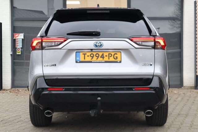 Toyota RAV4 2.5 Phev Bi-Tone+ Pano | Stoelkoeling | Trekhaak | AllSeasons