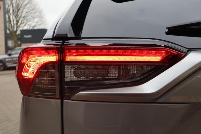 Toyota RAV4 2.5 Phev Bi-Tone+ Pano | Stoelkoeling | Trekhaak | AllSeasons